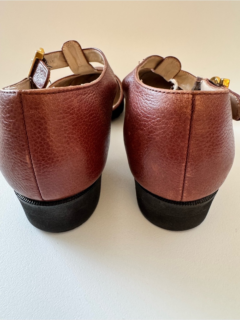Vintage Salvatore Ferragamo Brown Leather T-Strap Low-Heel Flats Italy Women’s 8 - Picture 7 of 8